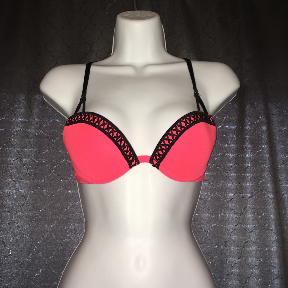 L.E.I. Push up bra